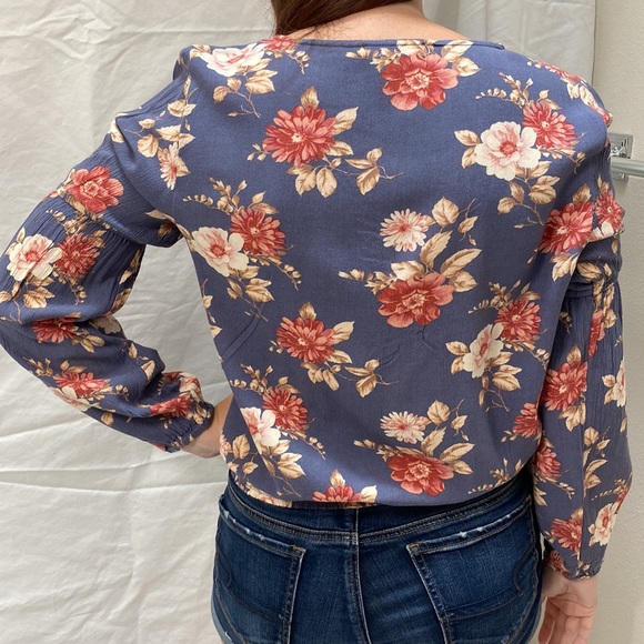 Women’s American Eagle Outfitters floral long-sleeve blouse. Size small. - Picture 2 of 7
